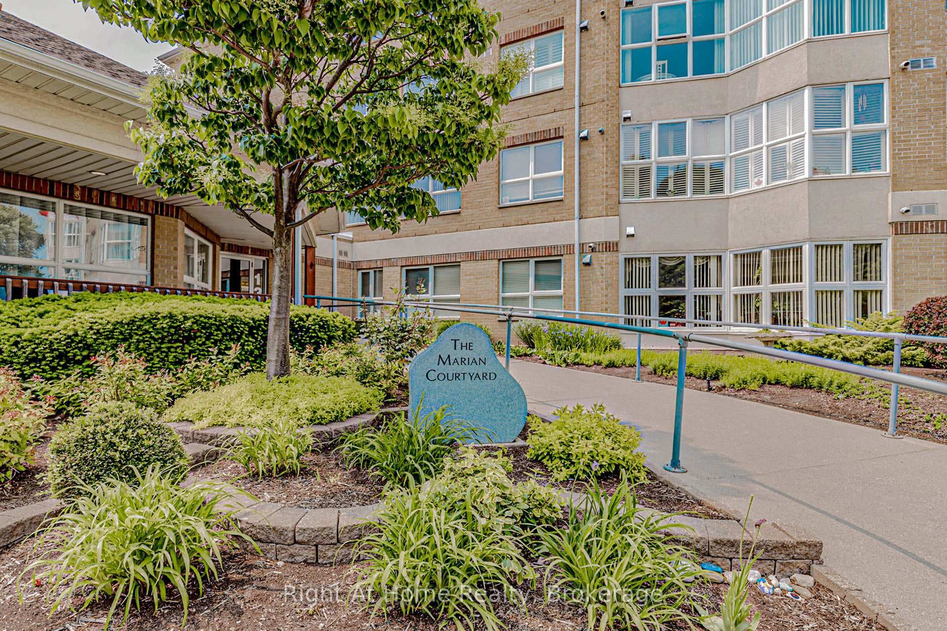 137 Martin Street Unit 106 - home for sale in Milton, Ontario