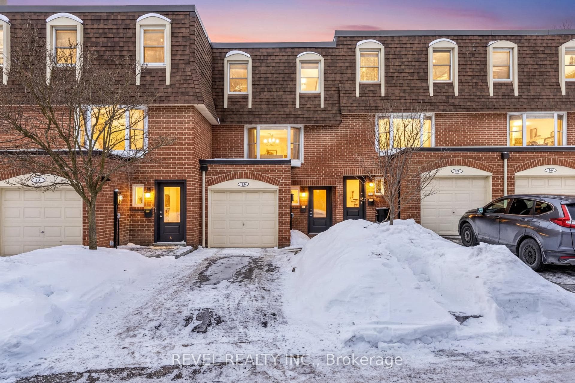 30 Heslop Road Unit 16 - home for sale in Milton, Ontario